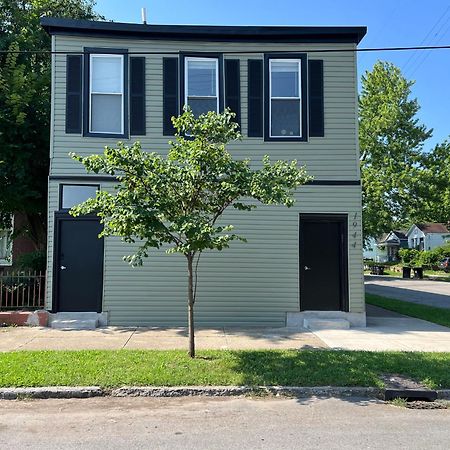 2 Lofts Downtown Louisville One Theater Room Exterior foto